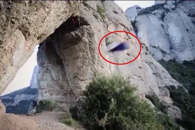Alexander Polli fez salto arriscado no meio de fenda na Espanha, e gravação foi assistida mais de 10 milhões de vezes (Foto: Reprodução/YouTube/Epic TV)