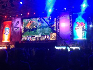 Partida do game 'League of Legends', realizada durante o campeonato X5 Mega Arena, em São Paulo (Foto: Helton Simões Gomes/G1)